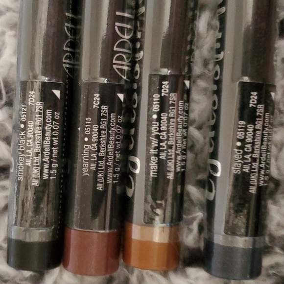 Eye Shadow Sticks - Picture 2 of 2